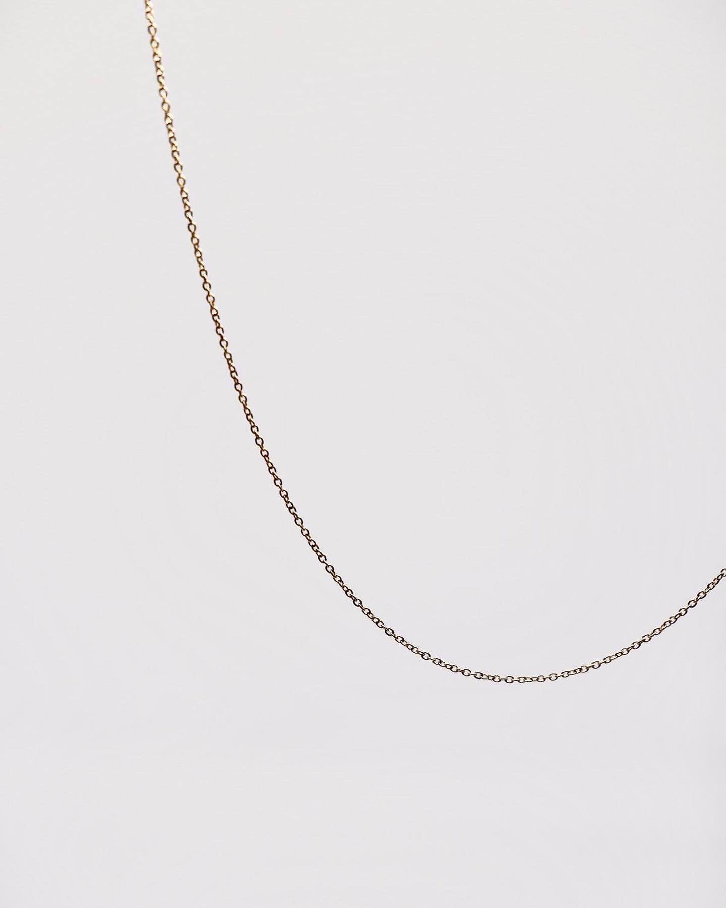 18K WHITE OR YELLOW GOLDEN NECKLACES IN DIFFERENT LENGTHS