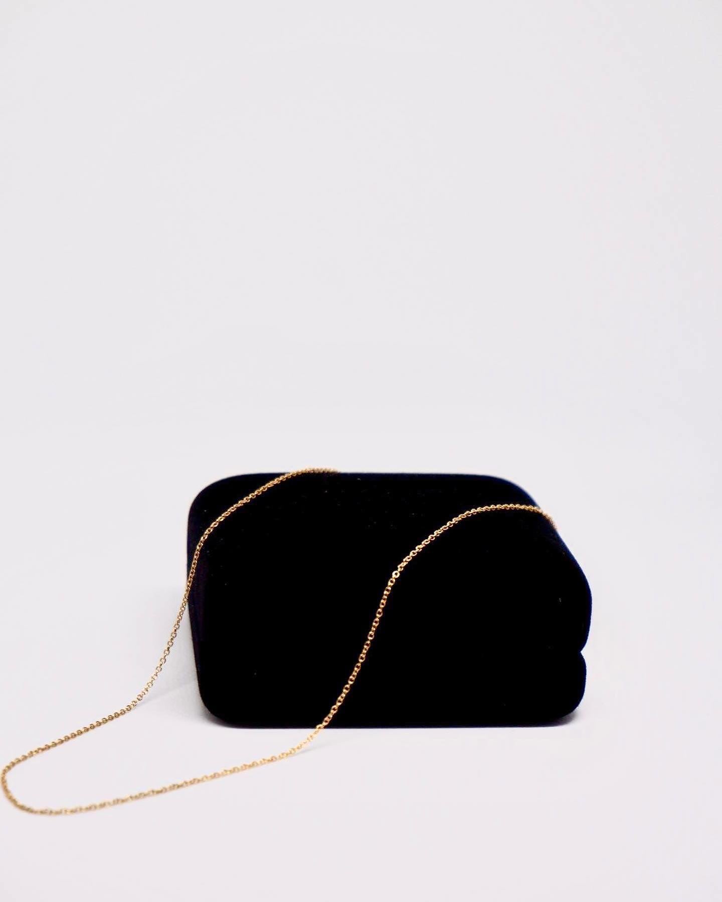 18K WHITE OR YELLOW GOLDEN NECKLACES IN DIFFERENT LENGTHS