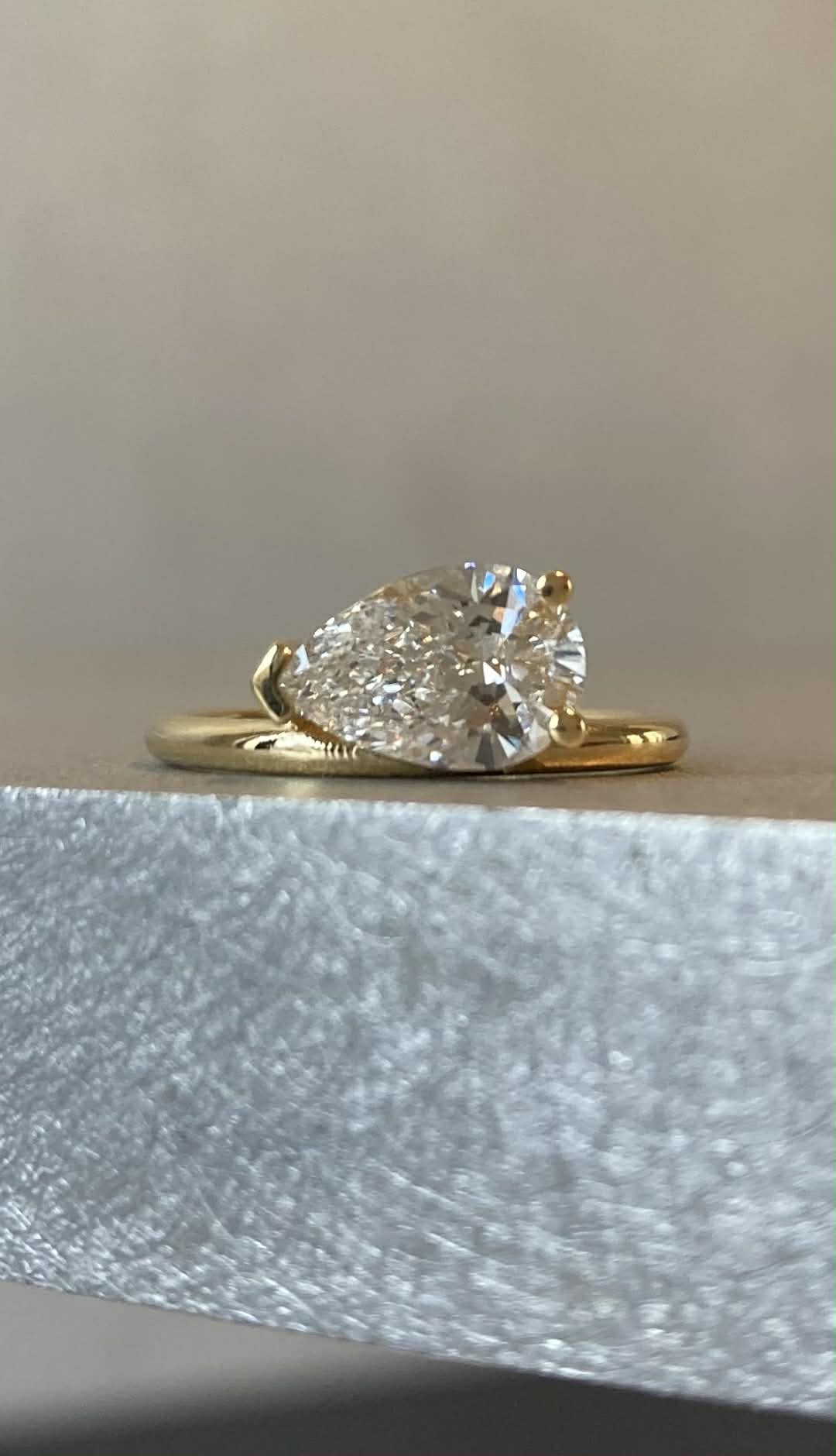 1.50ct PEAR DIAMOND RING on the side
